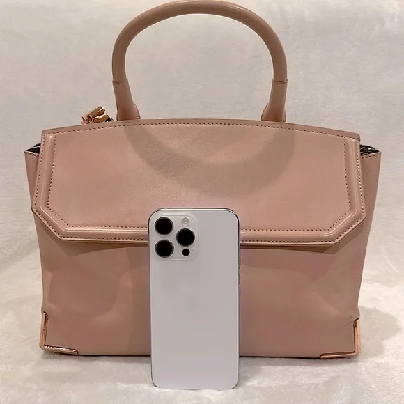 🥯ALEXANDER WANG Marion Skeletal crossbody tote bag - Picture 2 of 16